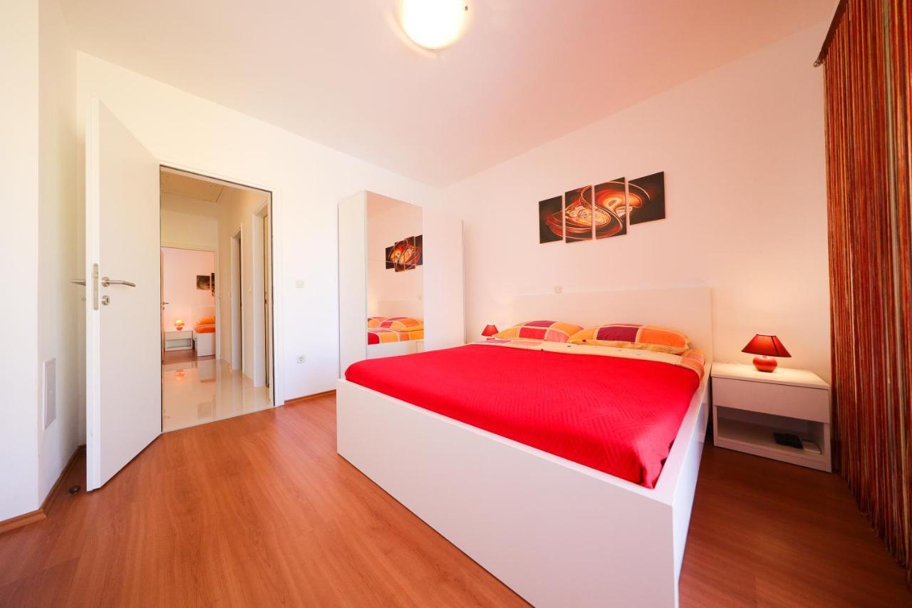 Villa Pino With Pool, Sauna & Jacuzzi Petrčane Exterior foto
