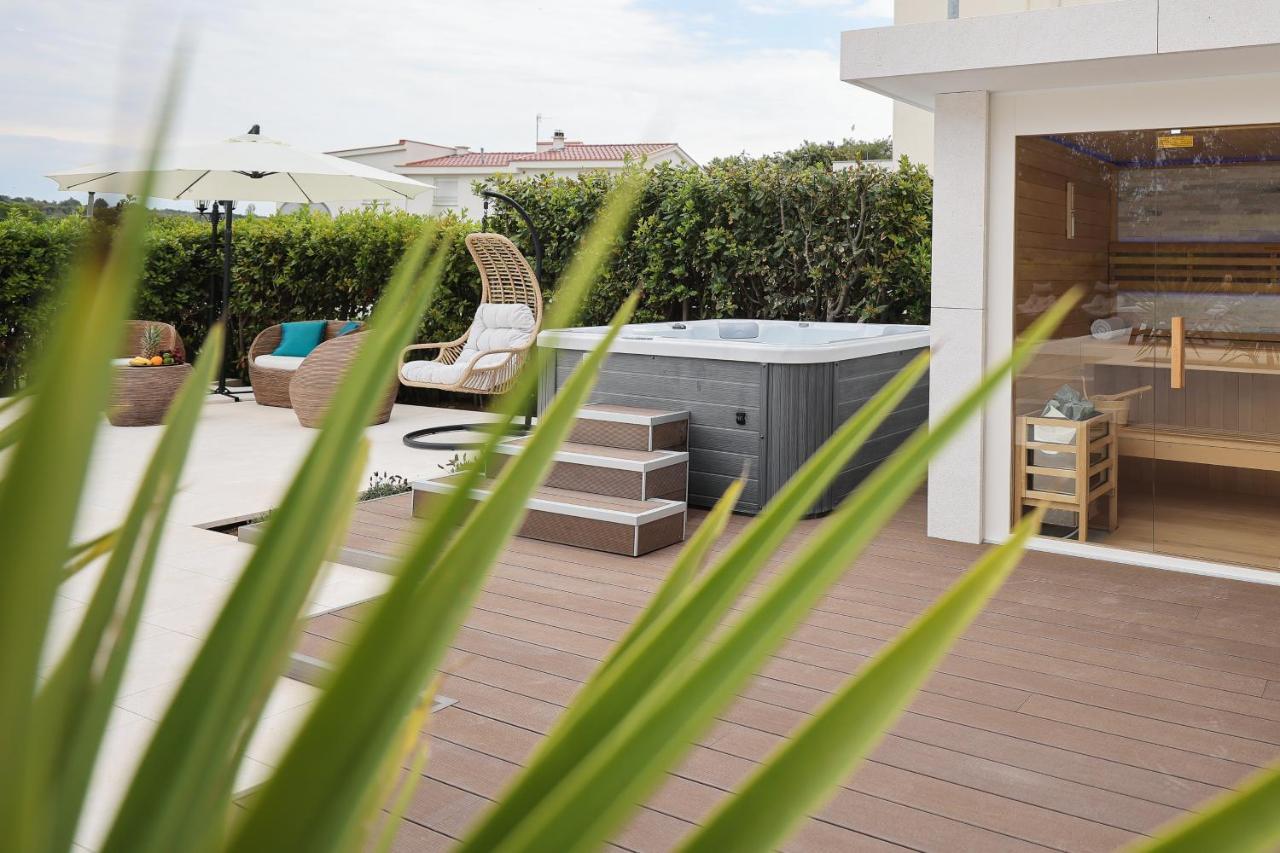 Villa Pino With Pool, Sauna & Jacuzzi Petrčane Exterior foto