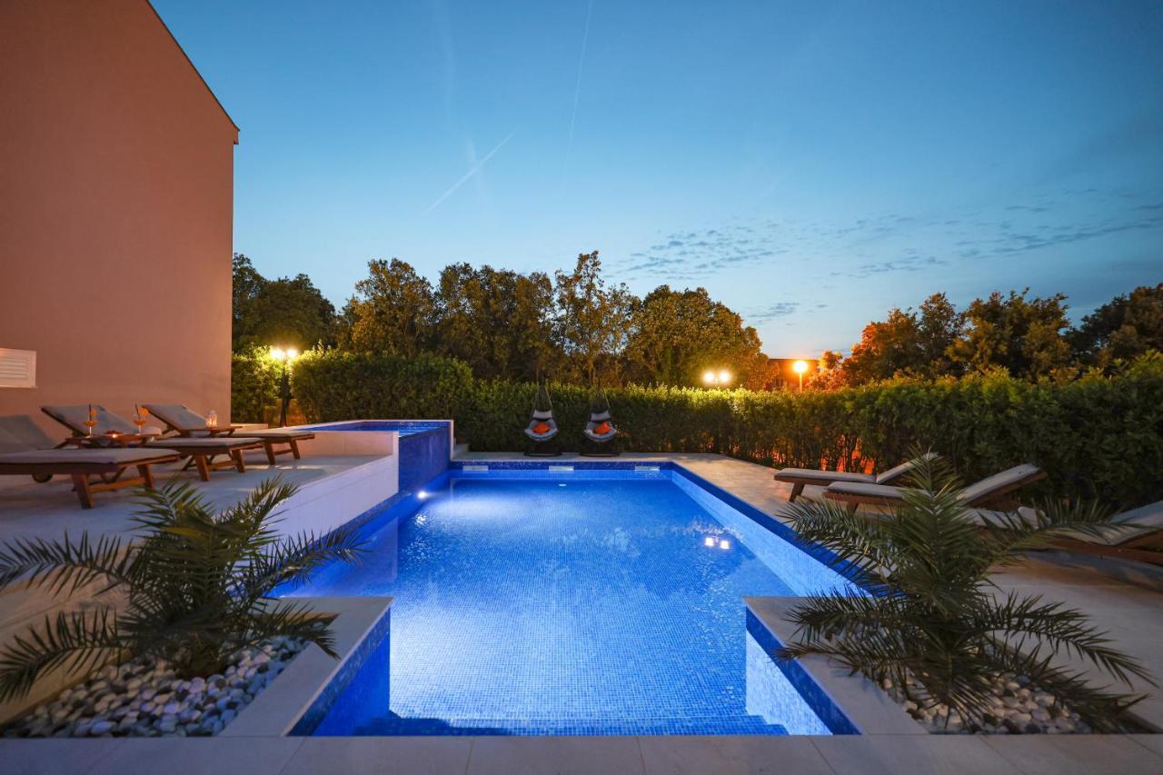 Villa Pino With Pool, Sauna & Jacuzzi Petrčane Exterior foto